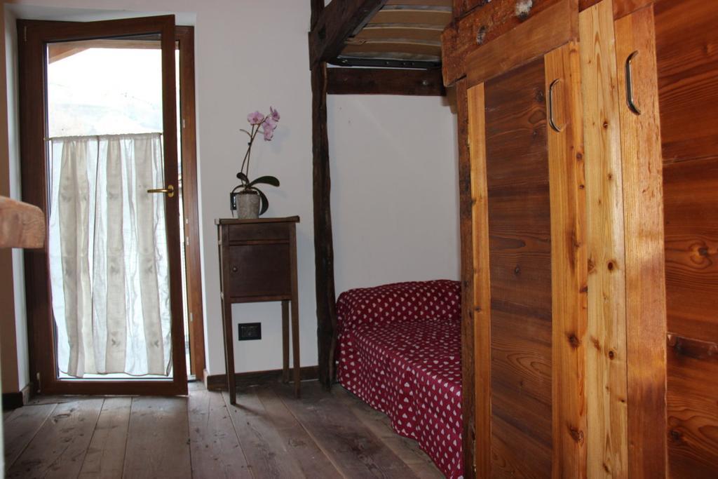 Villa La Tour Nus Kamer foto