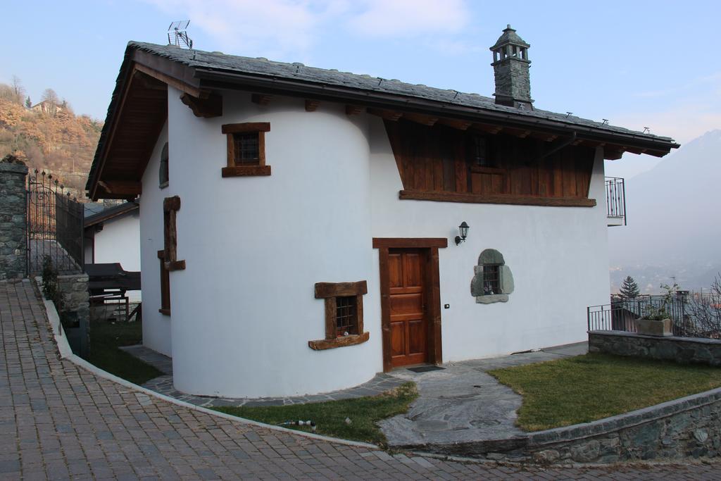 Villa La Tour Nus Buitenkant foto